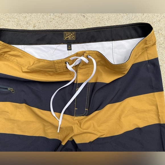 Men's Dark Seas Board Shorts Multicolor 36 Surf Beach Shred Swim Zip Tropical - Picture 4 of 10